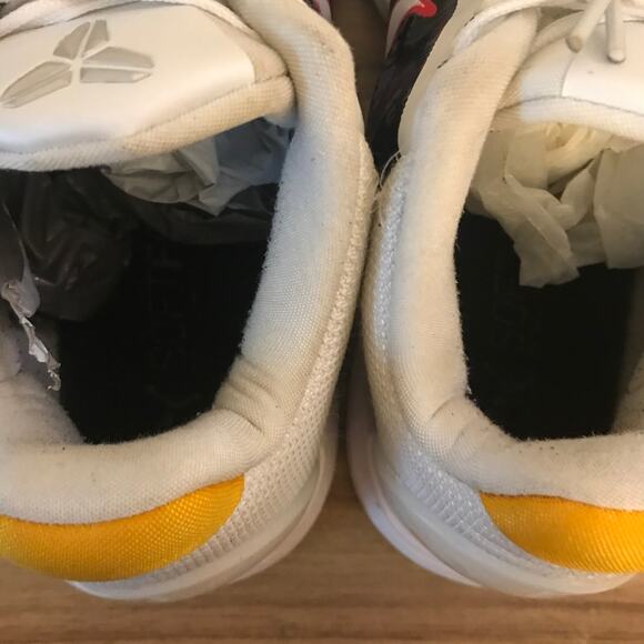 Athletic_Shoes